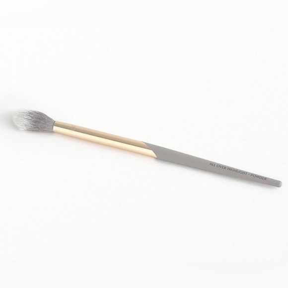 All Over Highlight • Powder Brush - Picture 7 of 7